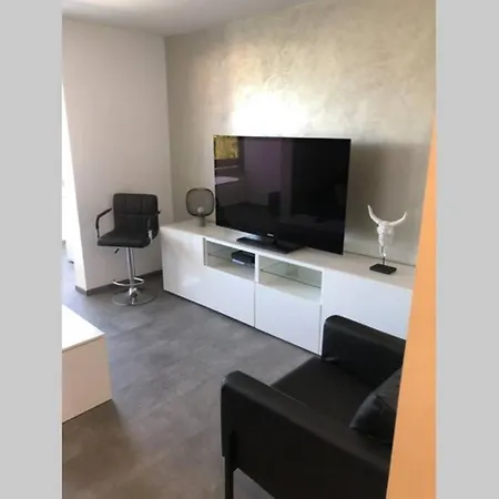 Apartment T2 33m² En Privee Avec Piscine *